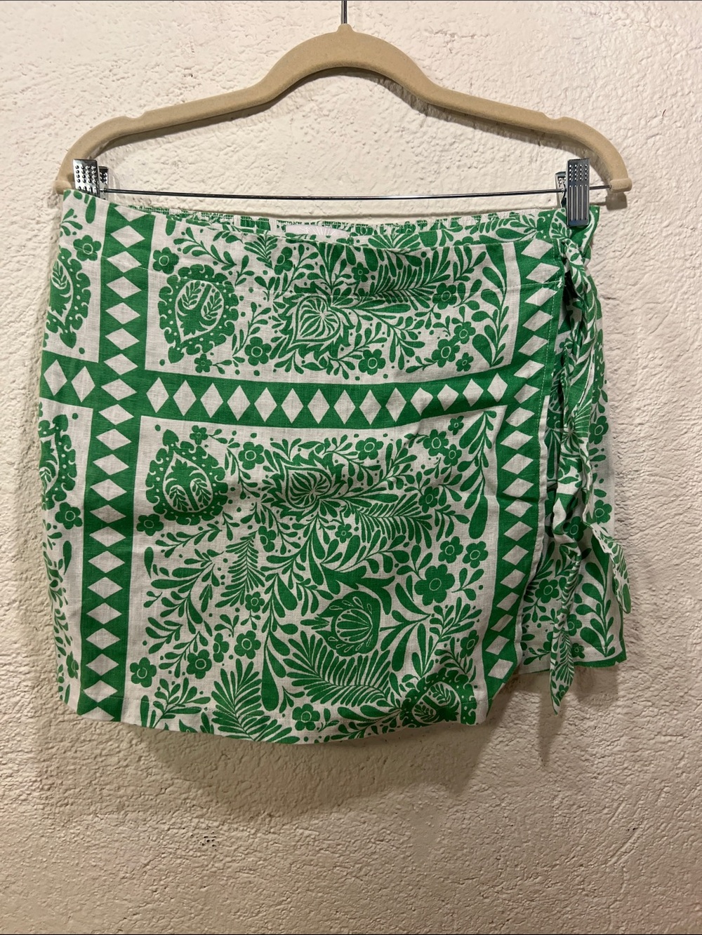 C&C California Green and White Floral Tie-Side Swim Sarong